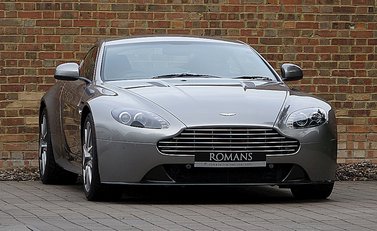 Aston Martin V8 Vantage S 1