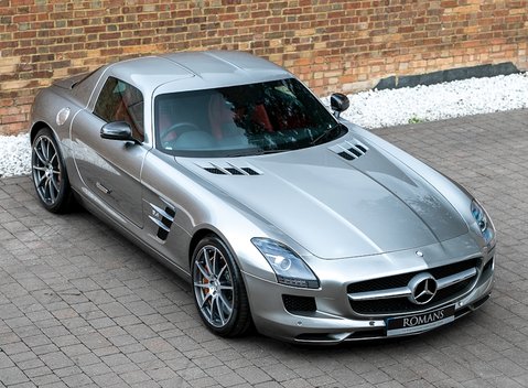 Mercedes-Benz SLS AMG 10