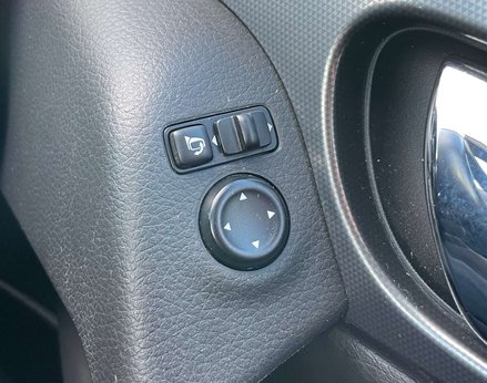 Nissan Qashqai 1.3 Qashqai N-Connecta DiG-T 5dr 54