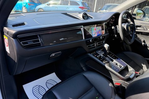 Porsche Macan GTS PDK - PAN ROOF -BOSE -360 CAMS -MEMORY PK - CRAYON 23
