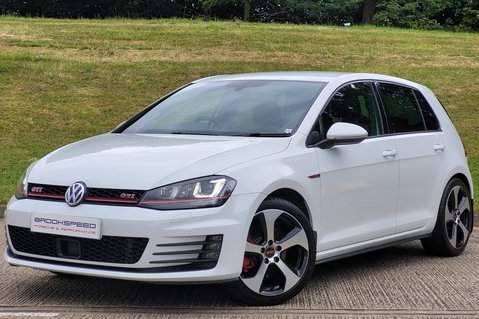 Volkswagen Golf GTI 2