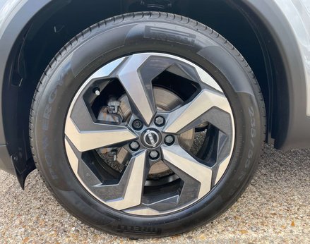 Nissan Qashqai 1.3 Qashqai N-Connecta DiG-T MHEV 5dr 14