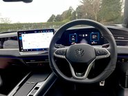 Volkswagen Passat R-LINE DSG 10