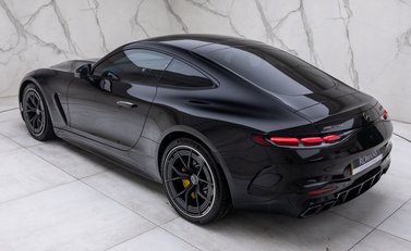 Mercedes-Benz Amg GT 63 PREMIUM + 9