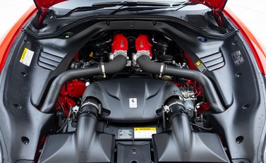 Ferrari California T 32