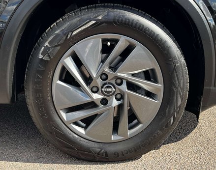 Nissan Qashqai 1.3 Qashqai Acenta Premium DiG-T MHEV CVT 5dr 15