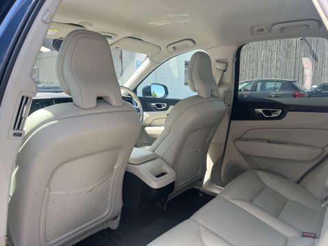 Volvo XC60 2.0 T4 Edition SUV 5dr Petrol Auto Euro 6 (s/s) (190 ps) 16