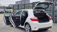 Toyota Auris 1.8 VVT-h T Spirit Hatchback 5dr Petrol Hybrid CVT Euro 5 (s/s) (136 ps) 9