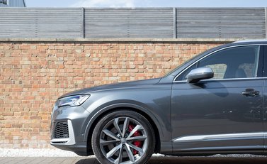 Audi SQ7 29