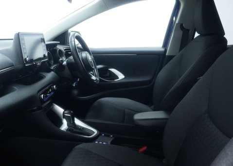Toyota Yaris 1.5 Yaris Design HEV CVT 5dr 44