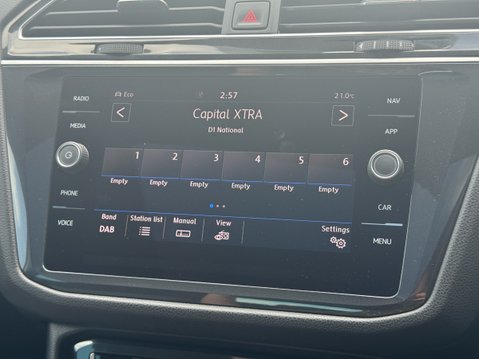 Volkswagen Tiguan 2.0 TDI R-Line Tech SUV 5dr Diesel DSG 4Motion Euro 6 (s/s) (150 ps) 25