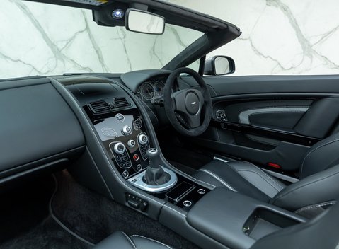 Aston Martin V12 Vantage S Roadster 21