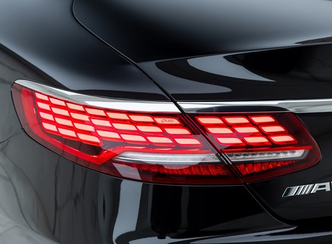 Mercedes-Benz AMG S63 Coupe Premium 30