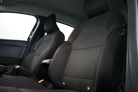 Renault Clio ICONIC TCE 35