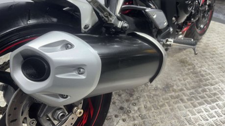 Yamaha FZ1 FAZER 2011 ONLY 19K VERY CLEAN 1000CC NAKED MOT SERVICED 34