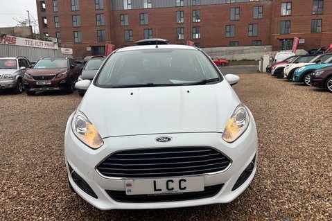 Ford Fiesta ZETEC.. 13 SERVICES.. 1 PREVIOUS KEEPER.. £35 ROAD TAX 2