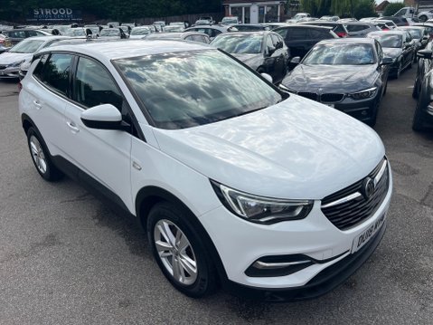 Vauxhall Grandland X 1.2 Turbo SE Euro 6 (s/s) 5dr 8