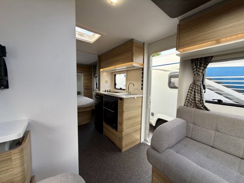 Adria Altea 552 Up Trent  17