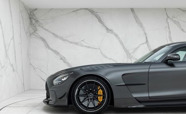 Mercedes-Benz Amg GT GT Black Series 31