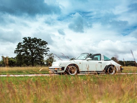 Porsche 911 CARRERA 3.2 TARGA 69