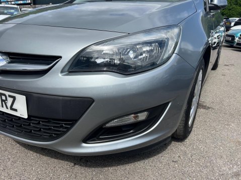 Vauxhall Astra 1.4 16v Exclusiv Euro 5 5dr 9