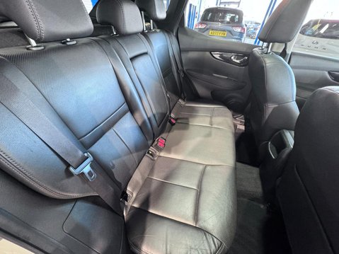 Nissan Qashqai 1.2 DIG-T Tekna 2WD Euro 5 (s/s) 5dr 32