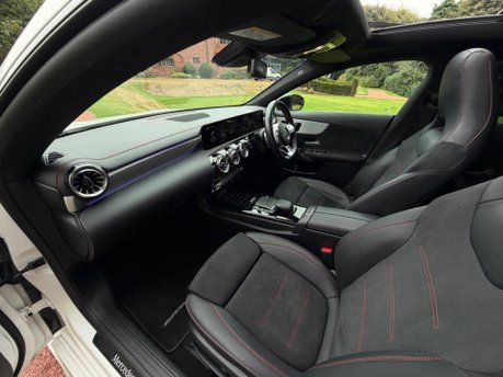 Mercedes-Benz CLA Class CLA 180 AMG LINE PREMIUM PLUS NIGHT EDITION 34