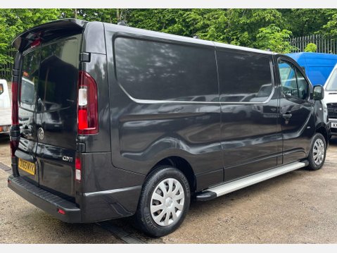 Vauxhall Vivaro 1.6 CDTi 2900 Sportive L2 H1 Euro 5 5dr 9