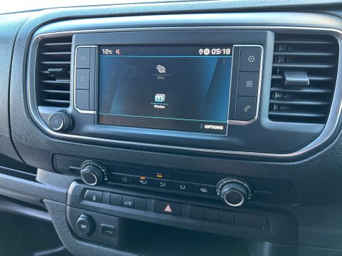Peugeot Expert 1.5 BlueHDi 1000 Professional Premium + Standard Panel Van 6dr Diesel Manua 26