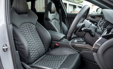 Audi RS6 Avant Performance 12