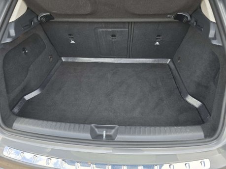 Mercedes-Benz GLA 1.6 GLA180 GPF Urban Edition SUV 5dr Petrol 7G-DCT Euro 6 (s/s) (122 ps) 8