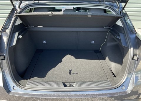 MG MG4 EV 64kWh PREMIUM LONG RANGE 11