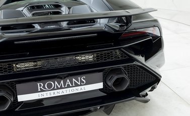 Lamborghini Huracan LP640-2 Tecnica 17
