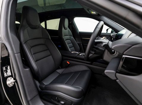 Porsche Taycan 4S Cross Turismo 10