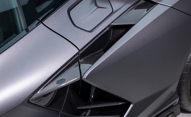 Lamborghini Revuelto 37