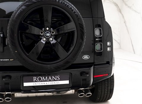 Land Rover Defender 110 V8 Bond Edition 26