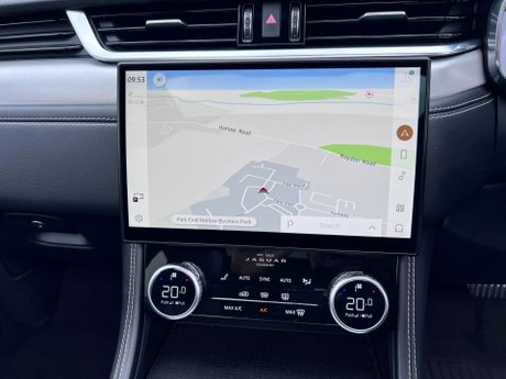 Jaguar F-Pace 2.0 D200 MHEV R-Dynamic SE Auto AWD Euro 6 (s/s) 5dr 88