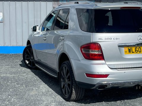 Mercedes-Benz M Class 3.0 ML300 CDI V6 BlueEfficiency Grand Edition G-Tronic 4WD Euro 5 5dr 23