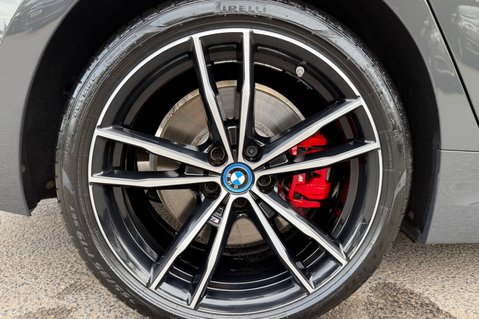 BMW 3 Series 330E M SPORT PHEV -VISIBILITY/TECH/PRO PACKS - HARMAN KARDON 64