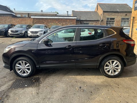 Nissan Qashqai DIG-T Acenta SUV 5dr Petrol Manual 2WD 3