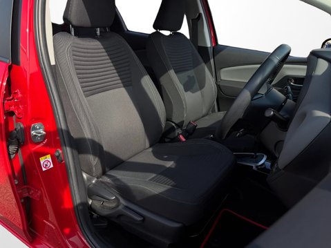 Toyota Yaris 1.5 Hybrid Design 5dr CVT [Nav] 18