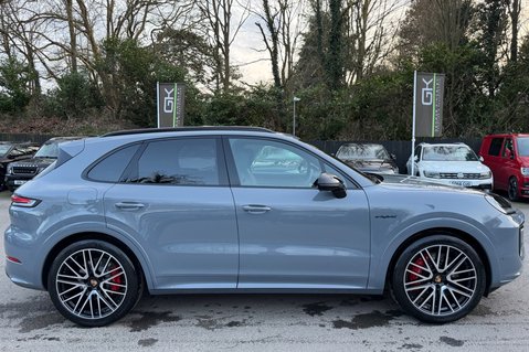 Porsche Cayenne V6 S E-HYBRID BLACK EDITION - PANORAMIC ROOF - AS NEW CONDITION 5