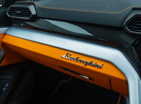 Lamborghini Urus 24