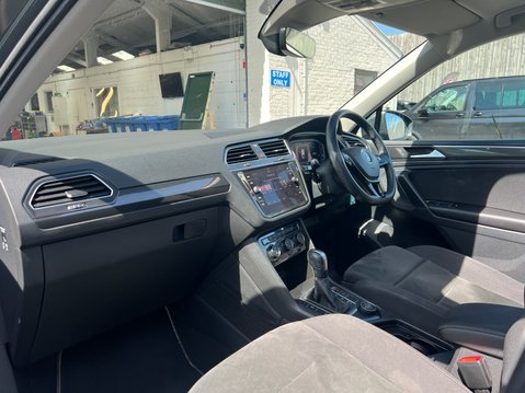 Volkswagen Tiguan 2.0 TSI SEL SUV 5dr Petrol DSG 4Motion Euro 6 (s/s) (190 ps) 17