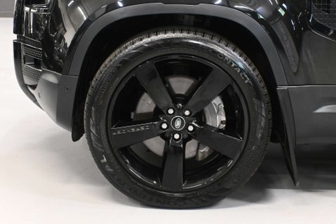 Land Rover Defender 3.0 Defender HSE D MHEV Auto 4WD 5dr 44