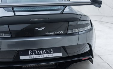 Aston Martin Vantage GT8 27