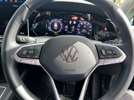 Volkswagen Golf LIFE ETSI DSG 9