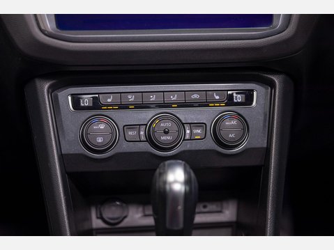 Volkswagen Tiguan 1.5 TSI EVO R-Line Tech DSG Euro 6 (s/s) 5dr 48