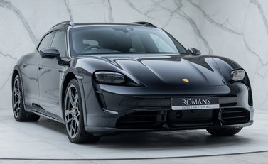 Porsche Taycan TURBO S CROSS TURISMO 9