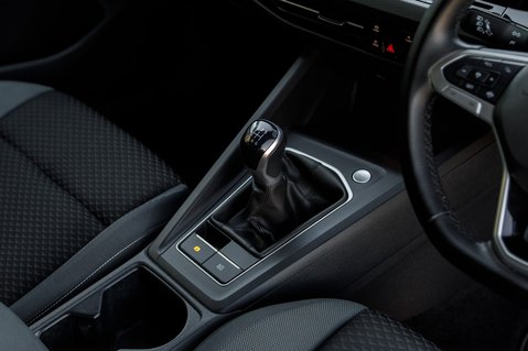 Volkswagen Golf ACTIVE TSI 34